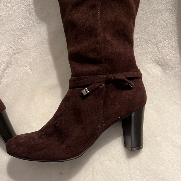 Predictions Brown Microsuede Heeled boot with zipper - Picture 4 of 7